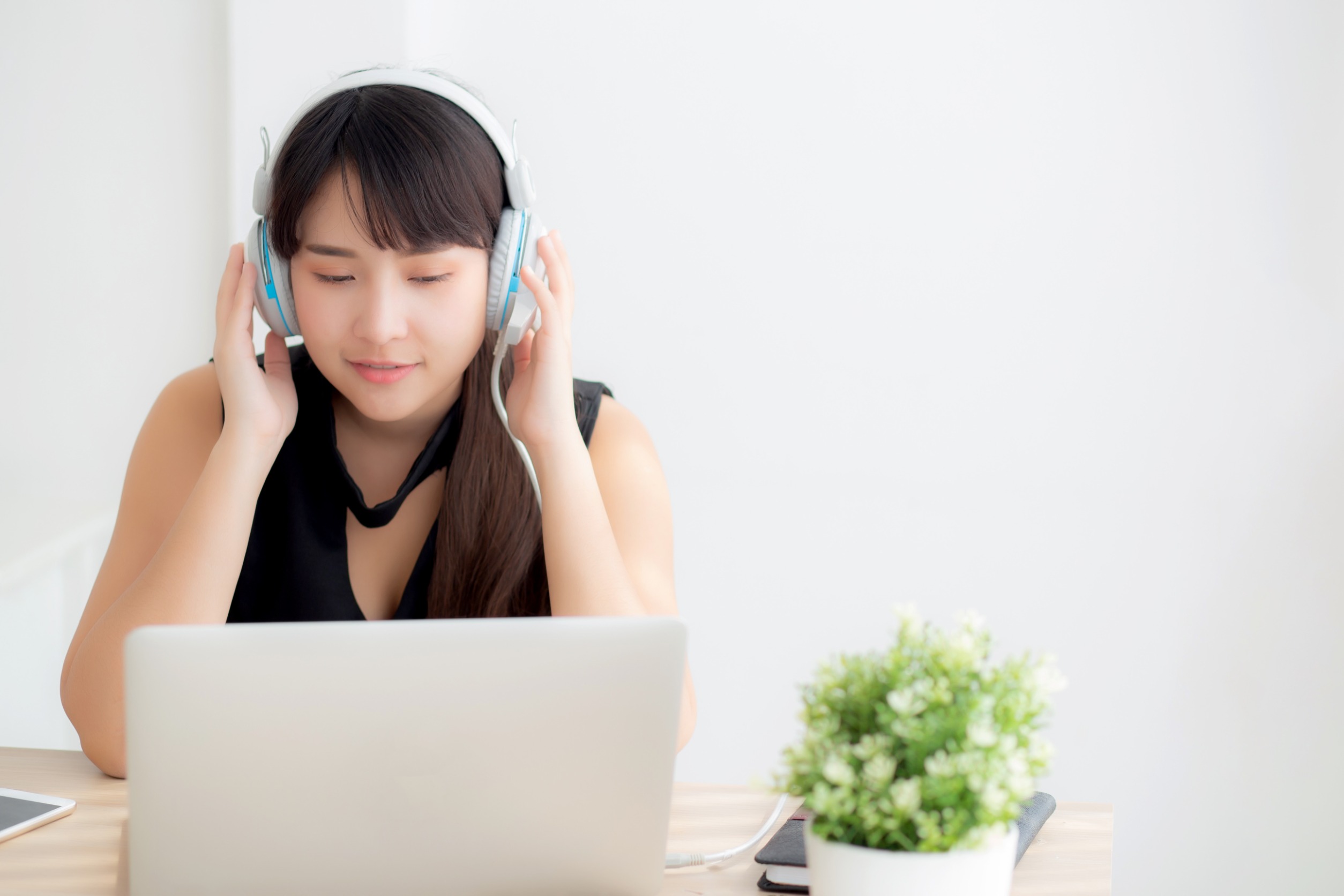 woman laptop