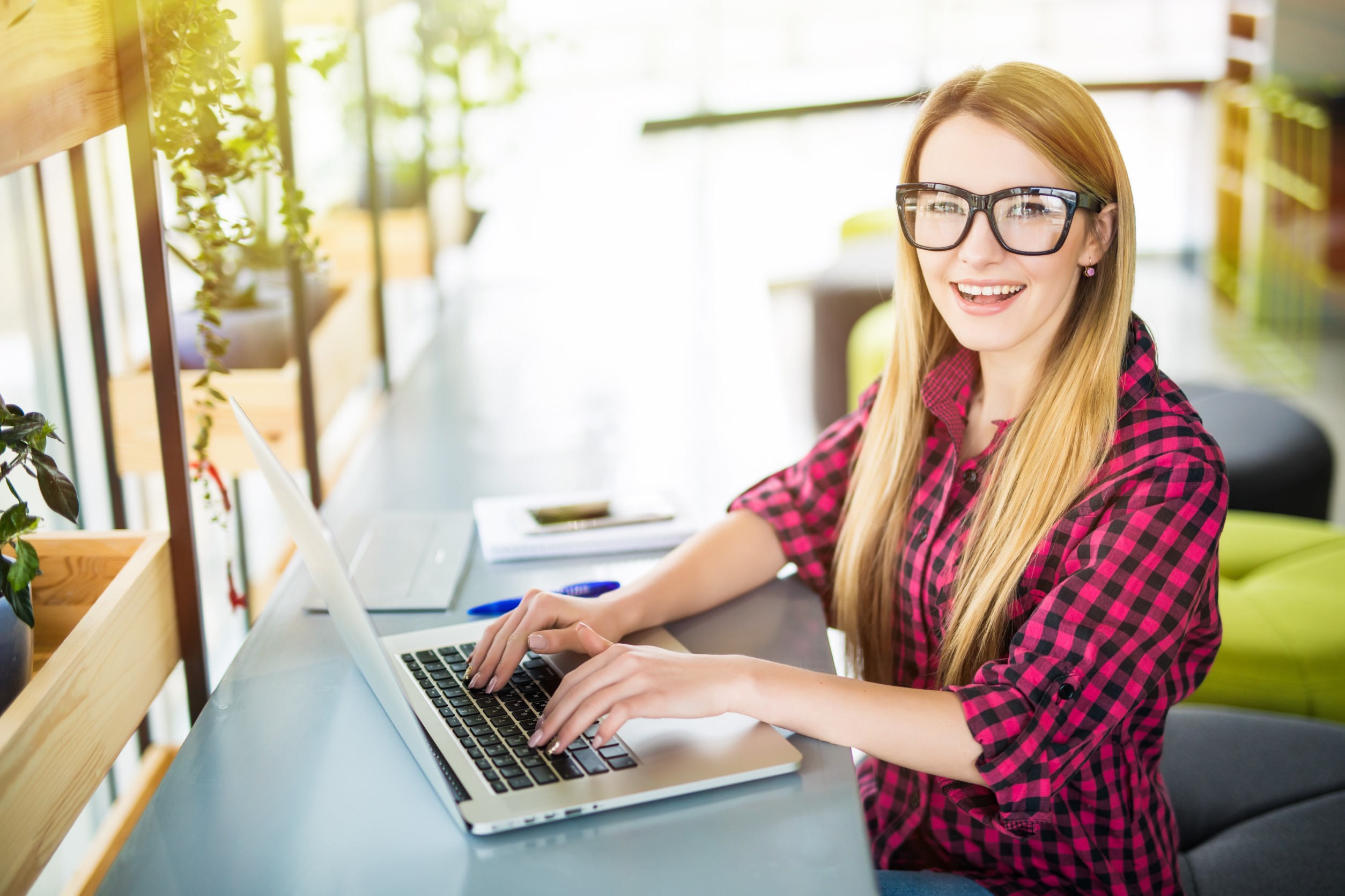 7 Beginner Friendly Typing Jobs from Home That Pay Well