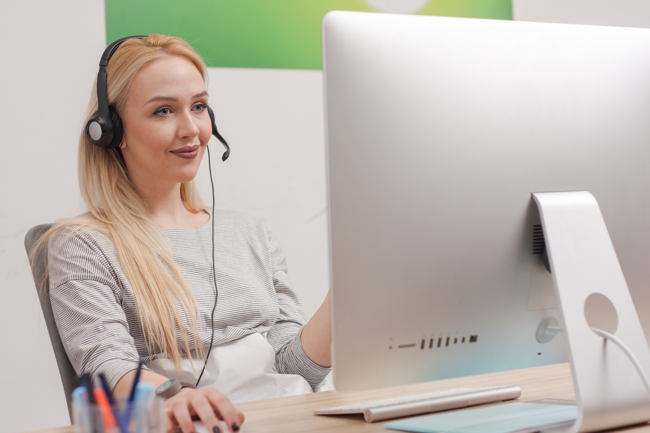 customer support worker