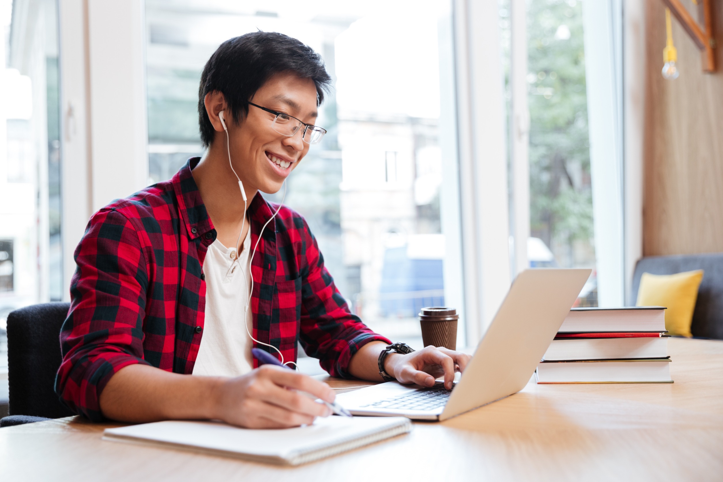 Best Remote Jobs for College Students